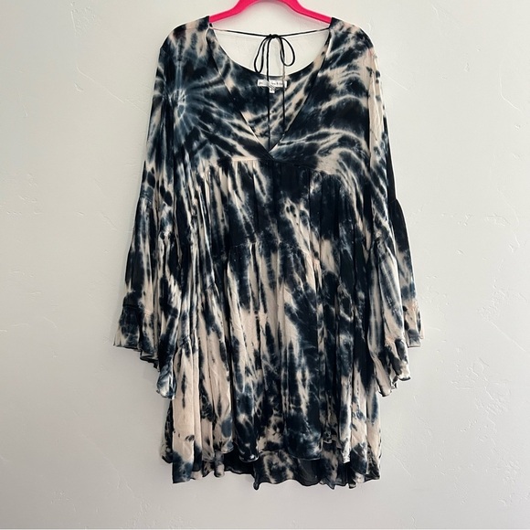 Young Fabulous and Broke Tie Dye Dress Size Large Ruffled No Slip - Picture 1 of 10